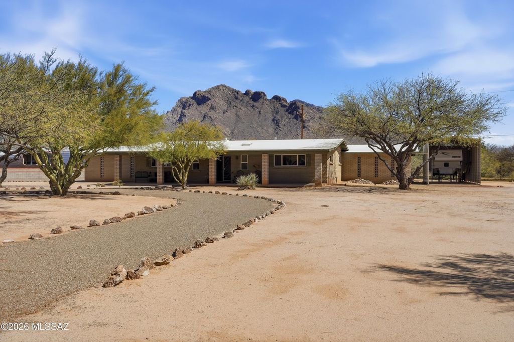 8710 N Hickory Drive, Tucson, AZ 85704