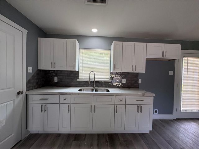 5159 Dumore Drive, Houston, TX 77048