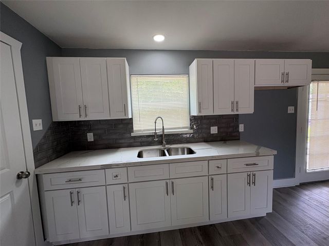 5159 Dumore Drive, Houston, TX 77048