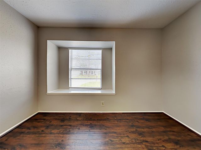 216 Maple Leaf Drive, League City, TX 77573