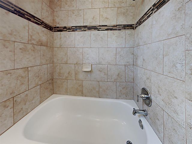 216 Maple Leaf Drive, League City, TX 77573