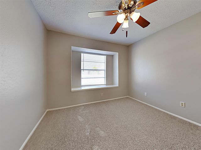 216 Maple Leaf Drive, League City, TX 77573