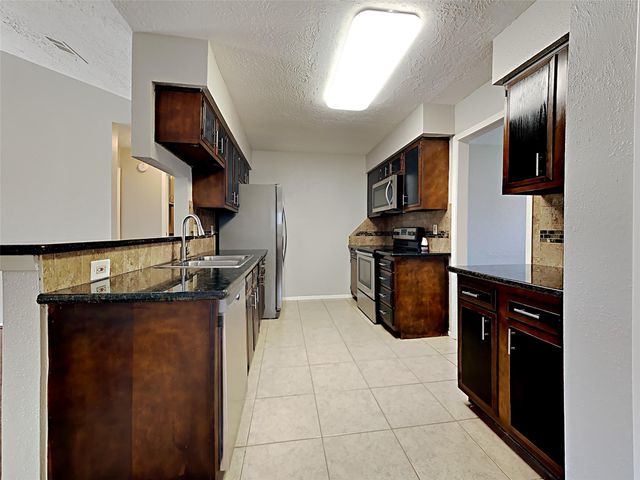 216 Maple Leaf Drive, League City, TX 77573