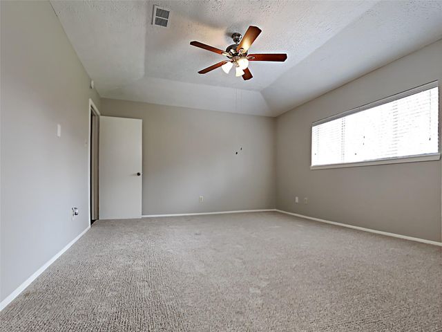 216 Maple Leaf Drive, League City, TX 77573