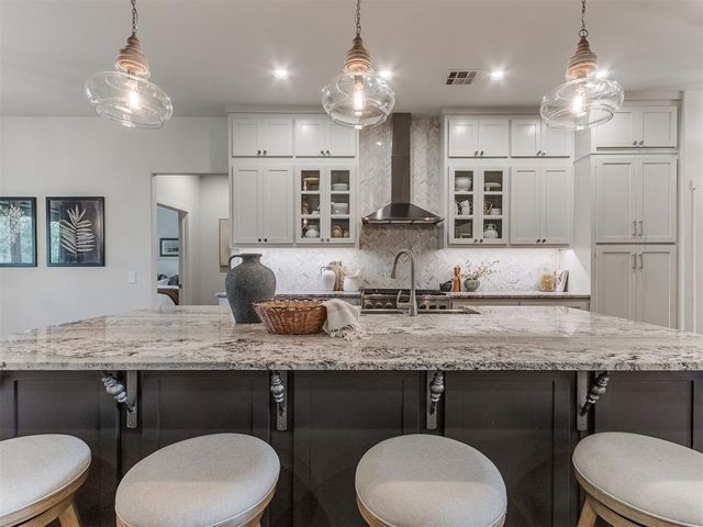 516 Sailboat Bridge Way, Edmond, OK 73034