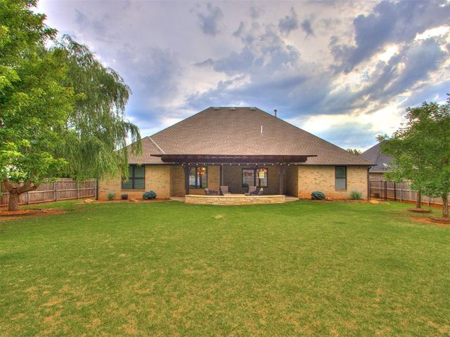 516 Sailboat Bridge Way, Edmond, OK 73034