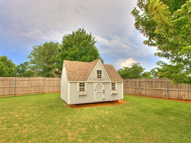 516 Sailboat Bridge Way, Edmond, OK 73034