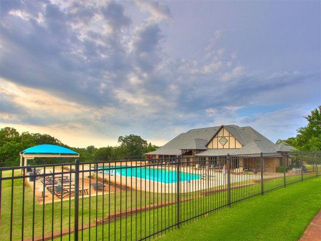 516 Sailboat Bridge Way, Edmond, OK 73034
