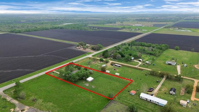 7802 Fm 1952 Road, Wallis, TX 77485