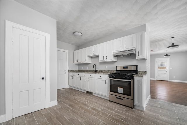 92 Spring Street, Lincoln, RI 02838