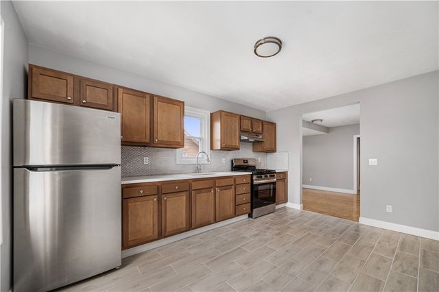 92 Spring Street, Lincoln, RI 02838