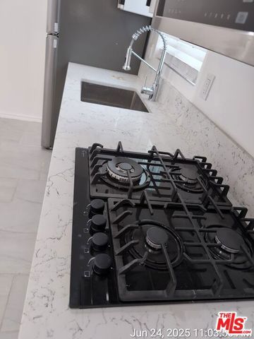 416 E 101st Street, Los Angeles, CA 90003