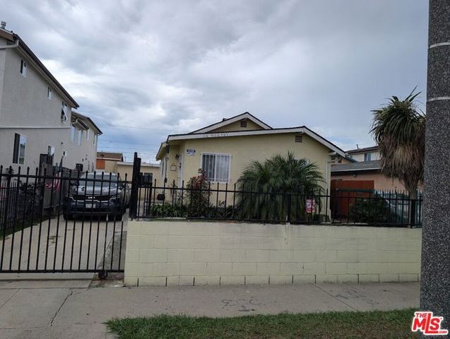 416 E 101st Street, Los Angeles, CA 90003