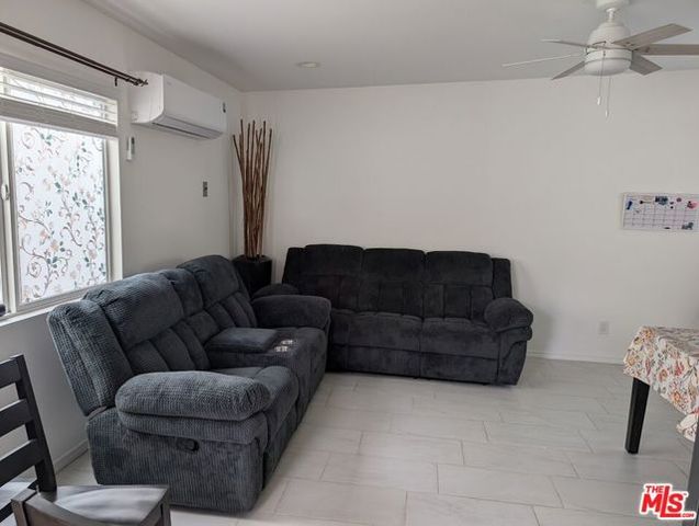 416 E 101st Street, Los Angeles, CA 90003
