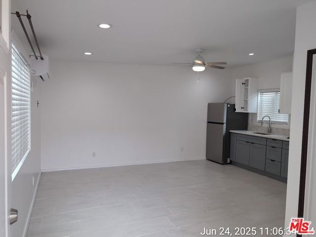 416 E 101st Street, Los Angeles, CA 90003