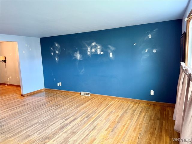 1912 Creekside Drive, Grand Island, NY 14072