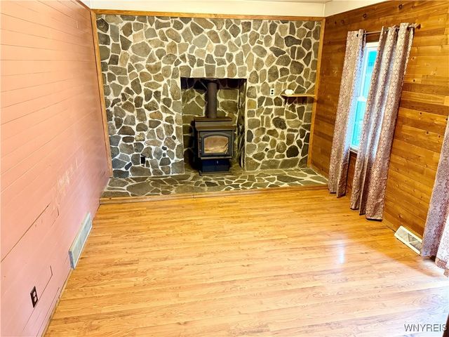 1912 Creekside Drive, Grand Island, NY 14072