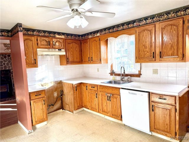 1912 Creekside Drive, Grand Island, NY 14072