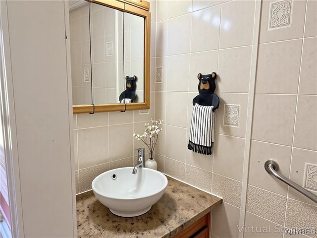 1912 Creekside Drive, Grand Island, NY 14072