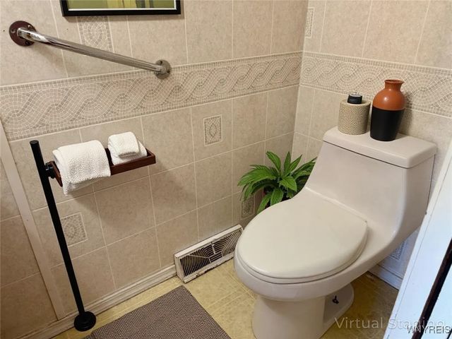 1912 Creekside Drive, Grand Island, NY 14072