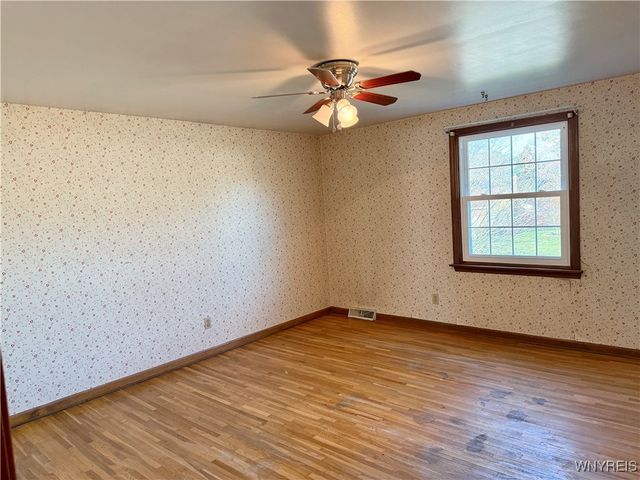 1912 Creekside Drive, Grand Island, NY 14072