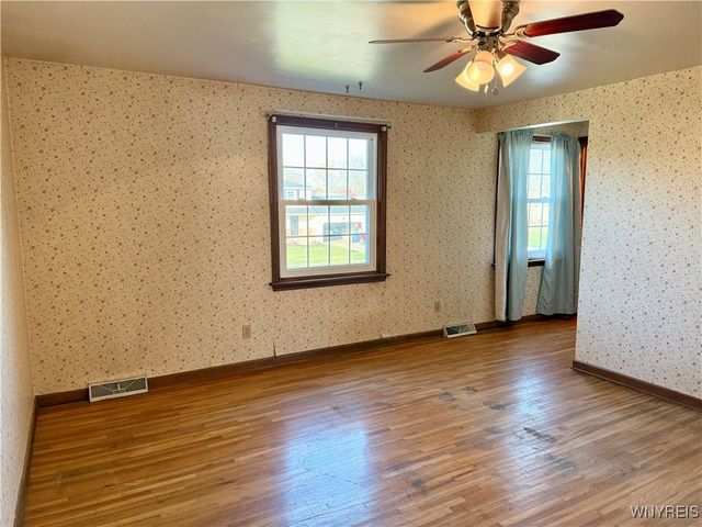 1912 Creekside Drive, Grand Island, NY 14072