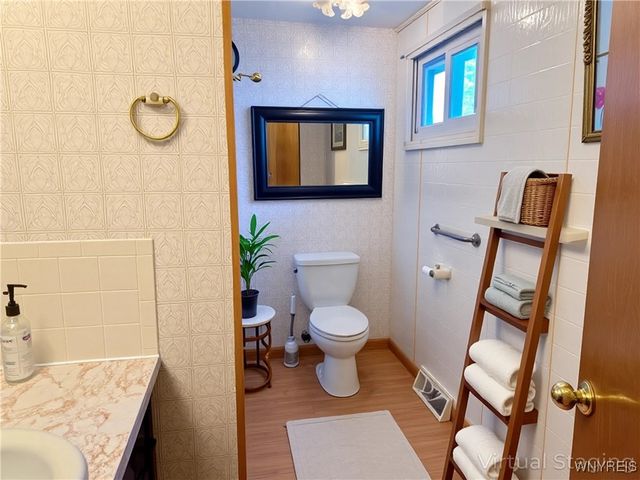 1912 Creekside Drive, Grand Island, NY 14072