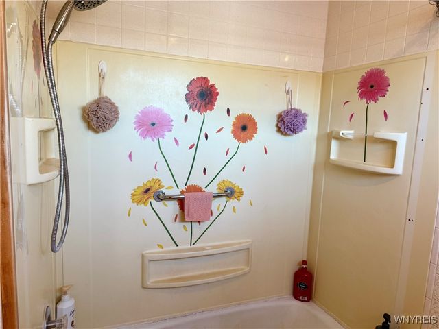 1912 Creekside Drive, Grand Island, NY 14072