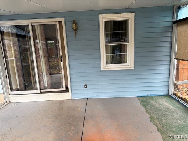 1912 Creekside Drive, Grand Island, NY 14072