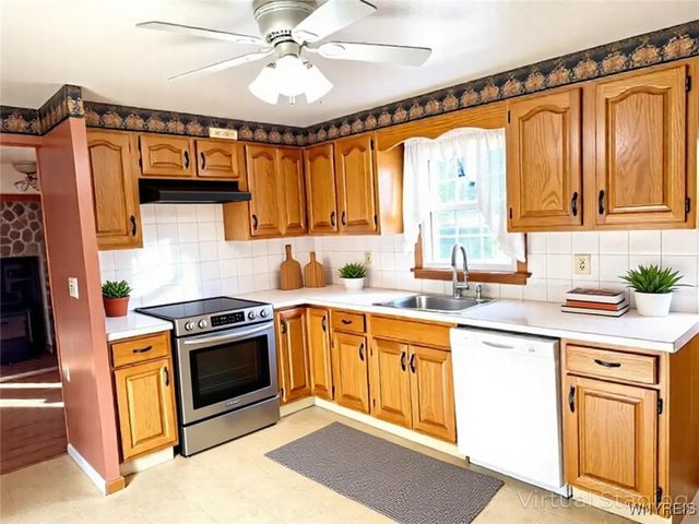 1912 Creekside Drive, Grand Island, NY 14072