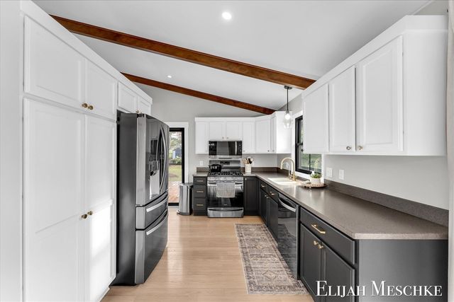 6771 Juneview Court, Rockford, MI 49341