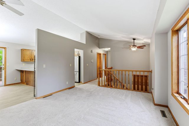 5518 Oakgreen Place N, Oak Park Heights, MN 55082