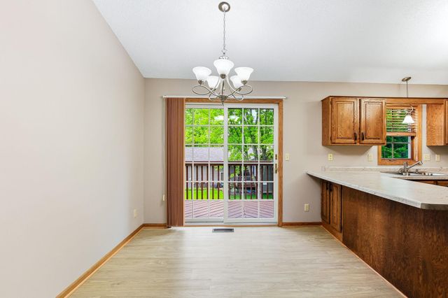 5518 Oakgreen Place N, Oak Park Heights, MN 55082