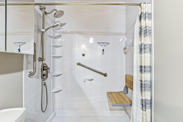 5518 Oakgreen Place N, Oak Park Heights, MN 55082