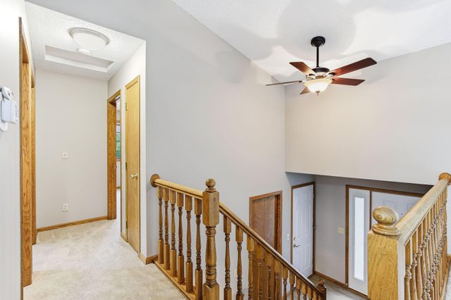 5518 Oakgreen Place N, Oak Park Heights, MN 55082