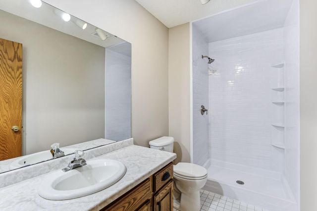 5518 Oakgreen Place N, Oak Park Heights, MN 55082