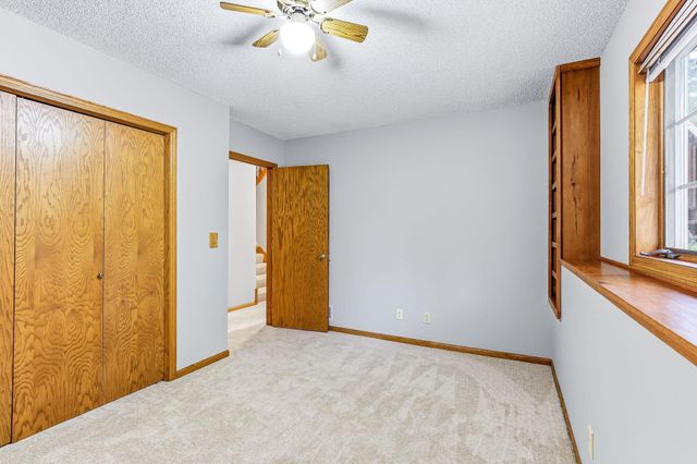 5518 Oakgreen Place N, Oak Park Heights, MN 55082
