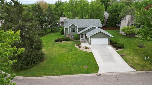 5518 Oakgreen Place N, Oak Park Heights, MN 55082