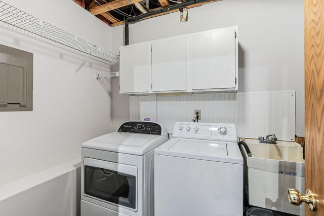5518 Oakgreen Place N, Oak Park Heights, MN 55082