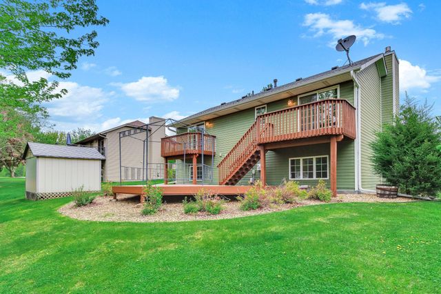 5518 Oakgreen Place N, Oak Park Heights, MN 55082