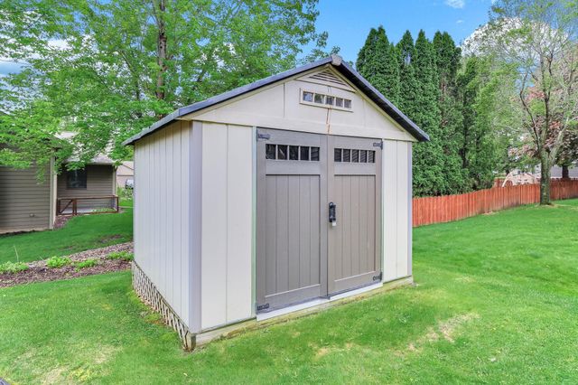 5518 Oakgreen Place N, Oak Park Heights, MN 55082