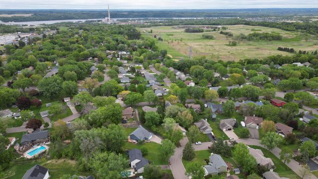 5518 Oakgreen Place N, Oak Park Heights, MN 55082