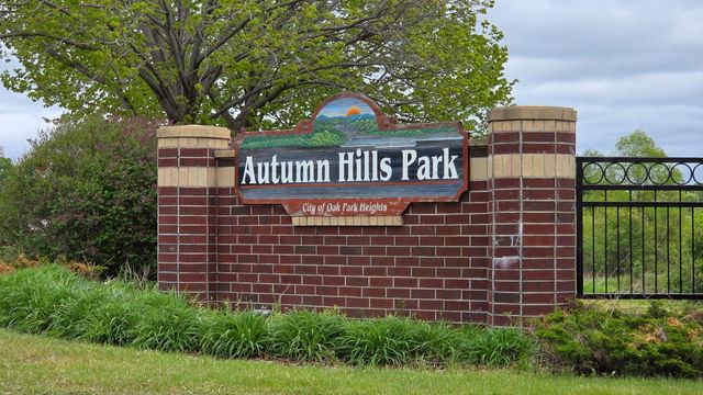 5518 Oakgreen Place N, Oak Park Heights, MN 55082