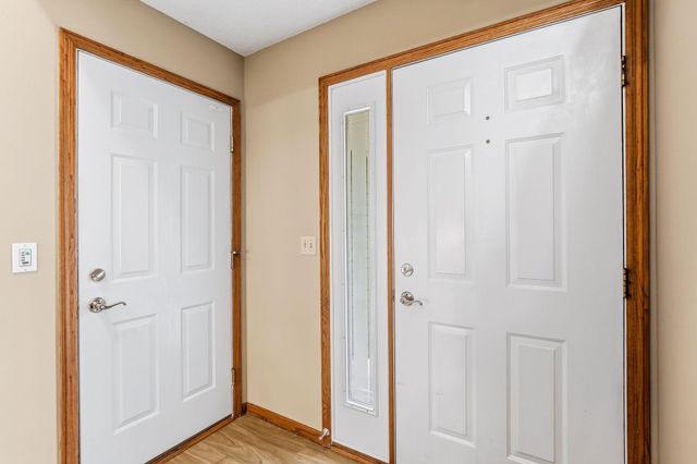 5518 Oakgreen Place N, Oak Park Heights, MN 55082