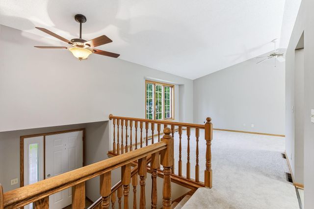 5518 Oakgreen Place N, Oak Park Heights, MN 55082