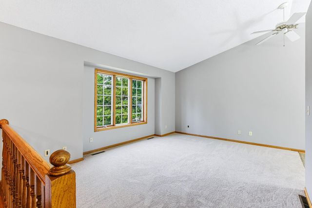 5518 Oakgreen Place N, Oak Park Heights, MN 55082