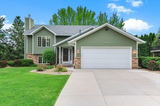 5518 Oakgreen Place N, Oak Park Heights, MN 55082