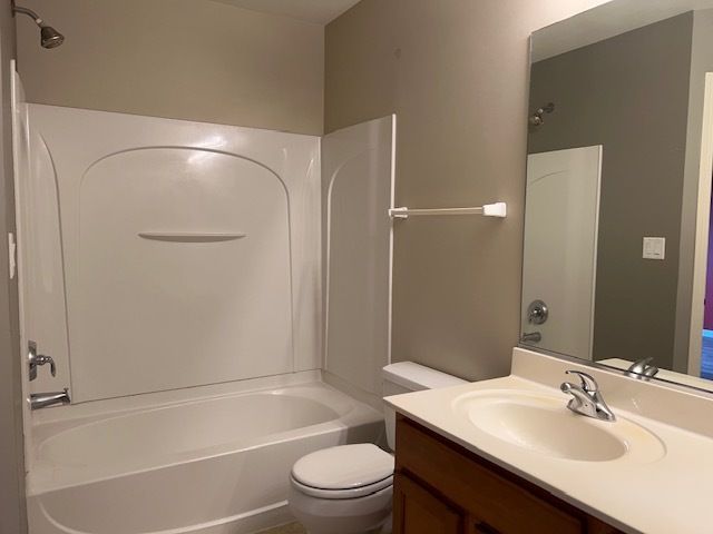 616 Lincoln Station Drive, Oswego, IL 60543