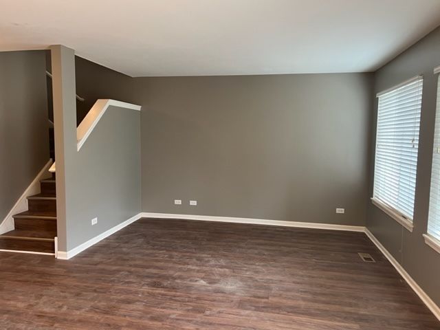 616 Lincoln Station Drive, Oswego, IL 60543