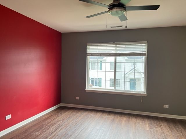 616 Lincoln Station Drive, Oswego, IL 60543
